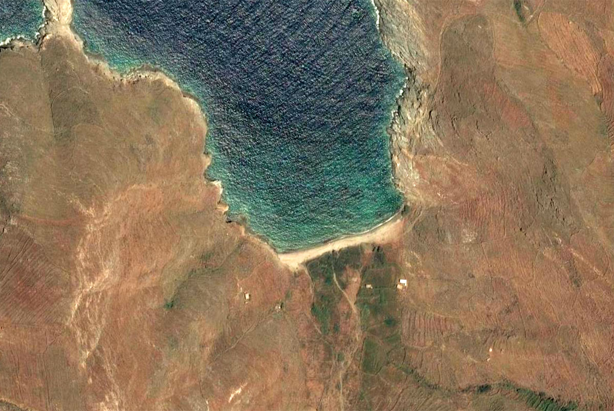 La plage isolée de Karavas à Serifos