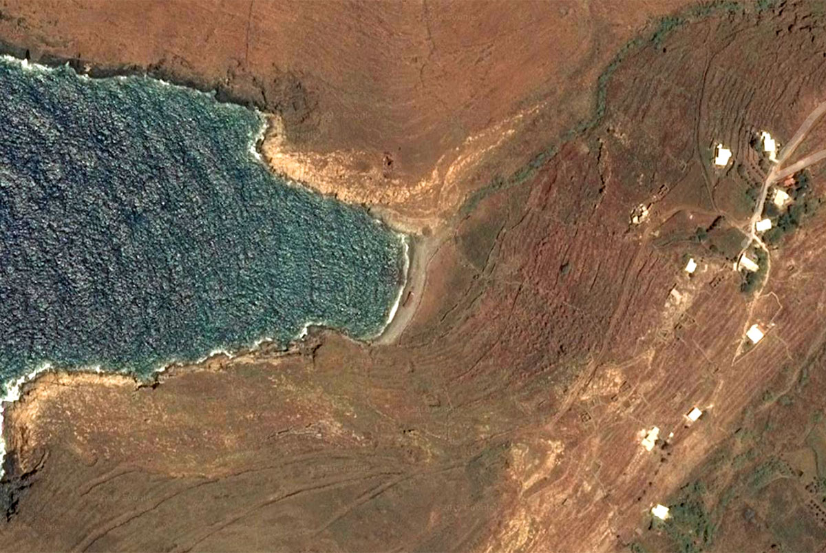 La plage de Kountouros (image satellite)