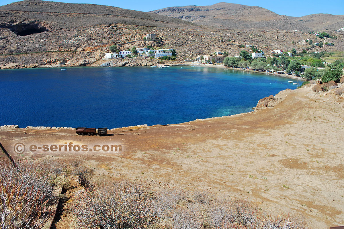 La plage de Megalo Livadi vue de la zone des mines