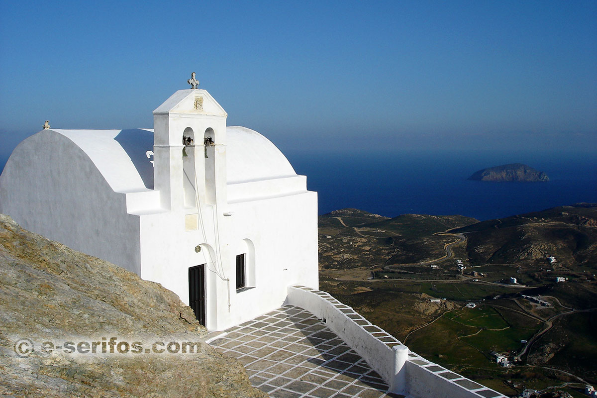 Une église au kastro de Chora à Serifos
