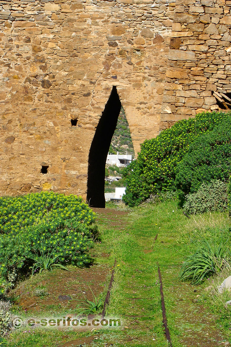 L'entrée des installations minières de Megalo Livadi