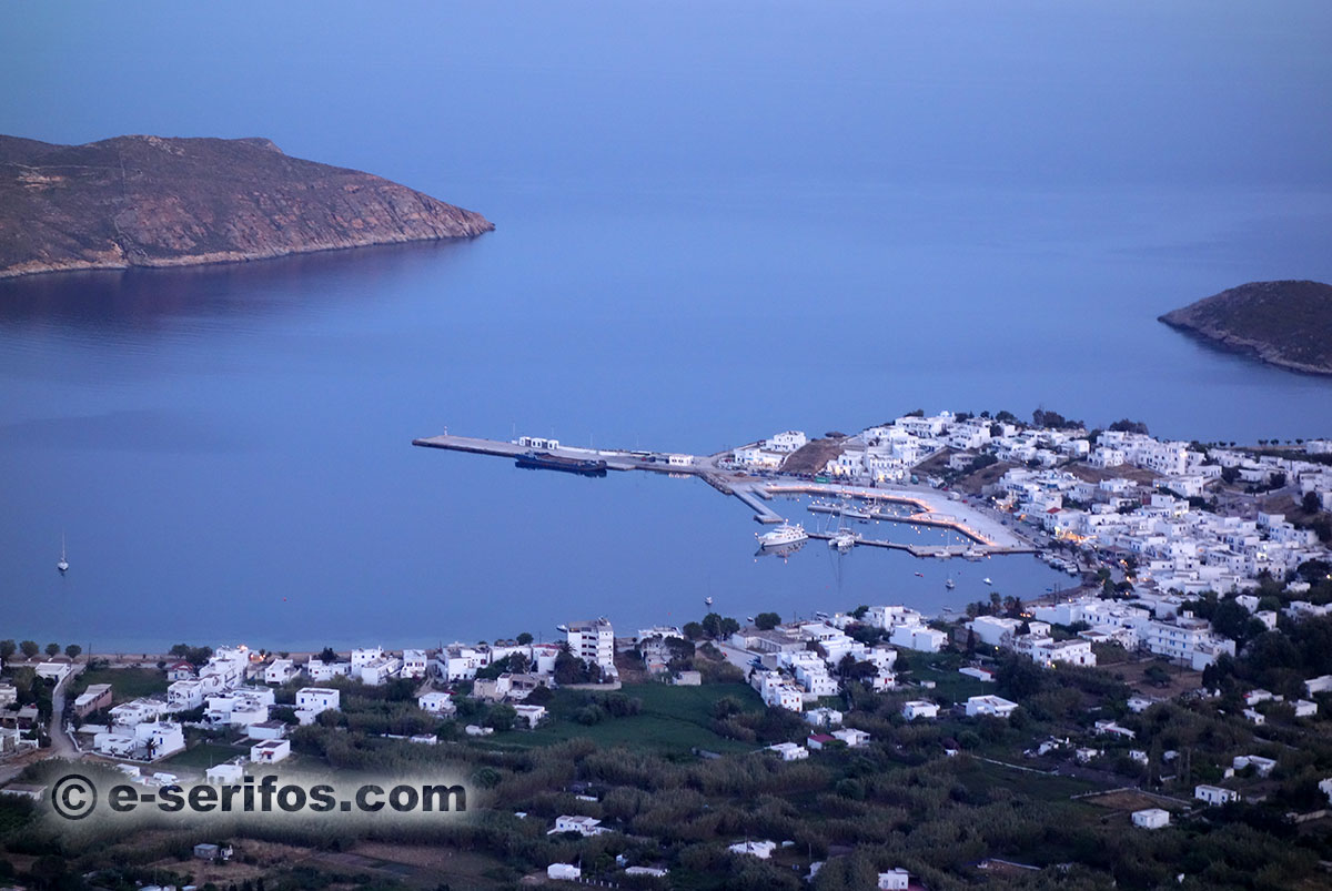 La nouvelle marina de Livadi de Serifos